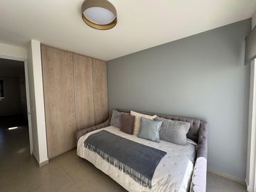 HERMOSA CASA NUEVA EN VENTA CON LINDO DISEÑO EN FRACC. PRIVADO AL NORTE DE LEÓN GTO