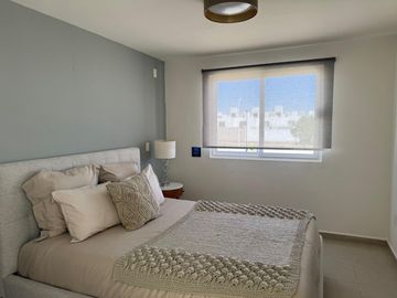 HERMOSA CASA NUEVA EN VENTA CON LINDO DISEÑO EN FRACC. PRIVADO AL NORTE DE LEÓN GTO