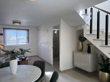 HERMOSA CASA NUEVA EN VENTA CON LINDO DISEÑO EN FRACC. PRIVADO AL NORTE DE LEÓN GTO