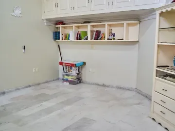 VENDEDOR MOTIVADO Amplia casa en venta Lomas de Mazatlan, cerca de Malecon