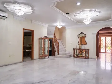 VENDEDOR MOTIVADO Amplia casa en venta Lomas de Mazatlan, cerca de Malecon