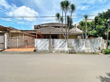 Rumah Lama Dijual Dalam Komplek Dekat Stasiun MRT Lebak Bulus Jaksel
