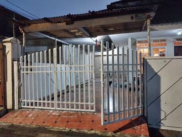 Rumah Lama Dijual Dalam Komplek Dekat Stasiun MRT Lebak Bulus Jaksel