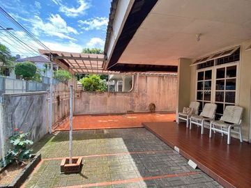 Rumah Lama Dijual Dalam Komplek Dekat Stasiun MRT Lebak Bulus Jaksel