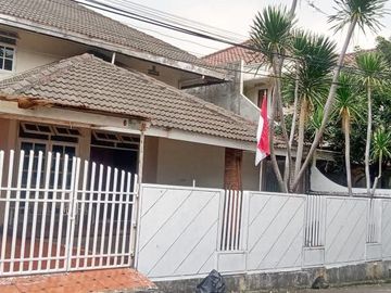 Rumah Lama Dijual Dalam Komplek Dekat Stasiun MRT Lebak Bulus Jaksel
