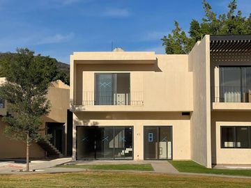 Casa en venta en Chapala en exclusivo desarrollo