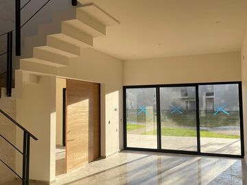 Casa en venta en Chapala en exclusivo desarrollo