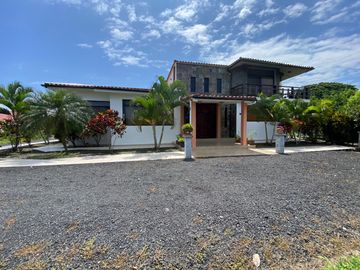 Vendo Hermosa Casa Tipo Quinta Via Cojimies Km 30