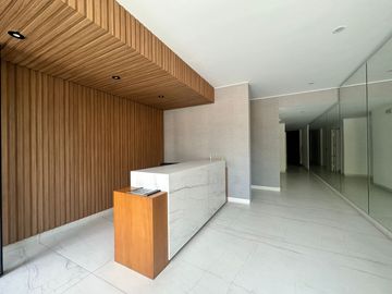 EN VENTA LUJOSO  DÚPLEX A MEDIA CUADRA DEL GOLF DE SAN ISIDRO