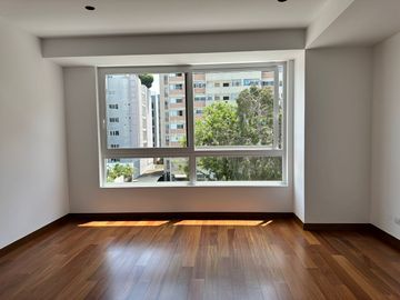 EN VENTA LUJOSO  DÚPLEX A MEDIA CUADRA DEL GOLF DE SAN ISIDRO