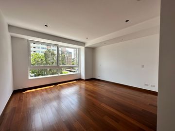 EN VENTA LUJOSO  DÚPLEX A MEDIA CUADRA DEL GOLF DE SAN ISIDRO