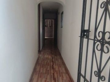 Venta de Casa de 3 Niveles Barrio Salvador Medellín