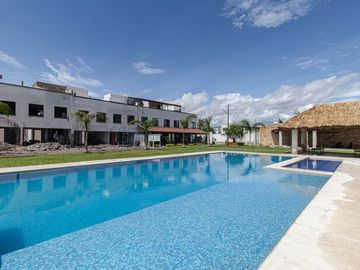 Casa en Venta con Alberca, 3 recamaras a 15 minutos de Cuernavaca en Xochitepec Morelos