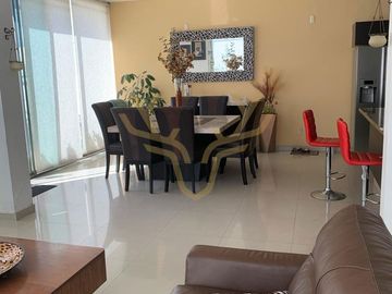 CASA EN VENTA EN SOLARES 4
