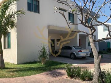 CASA EN VENTA EN SOLARES 4