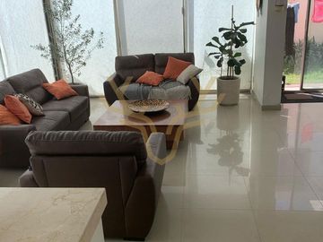 CASA EN VENTA EN SOLARES 4