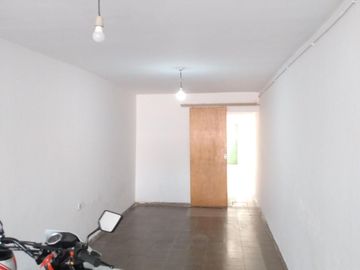 VENTA CASA 3 dormitorios en Barrio Jose Hernandez