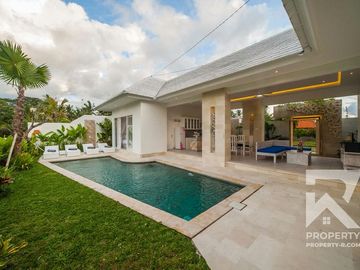 Spacous 3 Bedroom Villa with Ricefield View in Ubud Bali for Sale Leasehold