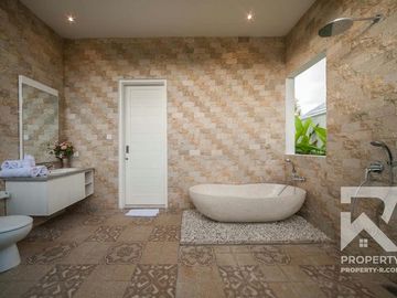 Spacous 3 Bedroom Villa with Ricefield View in Ubud Bali for Sale Leasehold