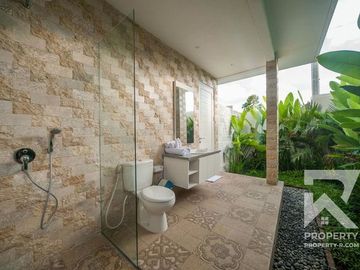 Spacous 3 Bedroom Villa with Ricefield View in Ubud Bali for Sale Leasehold