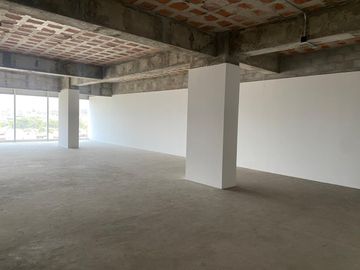 ALQUILER OFICINA PRIME 240 m2 EN LA MOLINA