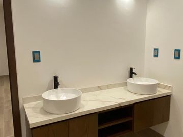 SE VENDE CSASA EN FRACCIONAMIENTO FRENTE AL MAR