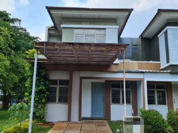 Dijual Rumah Cluster Naturale Foresta BSD City Tangerang Bagus Nyaman Lokasi Hijau Asri Strategis