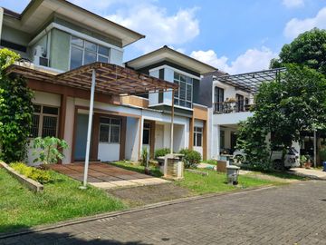 Dijual Rumah Cluster Naturale Foresta BSD City Tangerang Bagus Nyaman Lokasi Hijau Asri Strategis
