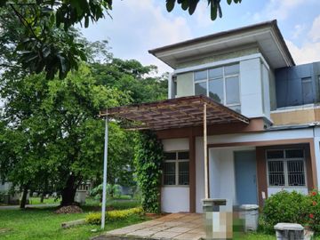 Dijual Rumah Cluster Naturale Foresta BSD City Tangerang Bagus Nyaman Lokasi Hijau Asri Strategis