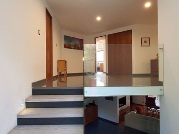EXCELENTE RESIDENCIA FINOS ACABADOS AMPLIOS ESPACIOS SEGURIDAD