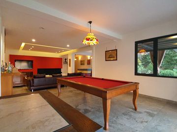 EXCELENTE RESIDENCIA FINOS ACABADOS AMPLIOS ESPACIOS SEGURIDAD