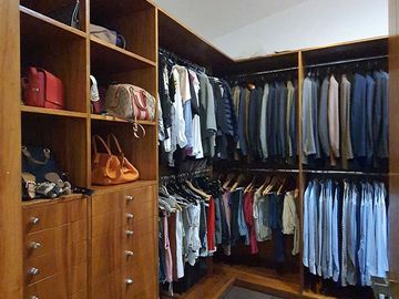 EXCELENTE RESIDENCIA FINOS ACABADOS AMPLIOS ESPACIOS SEGURIDAD