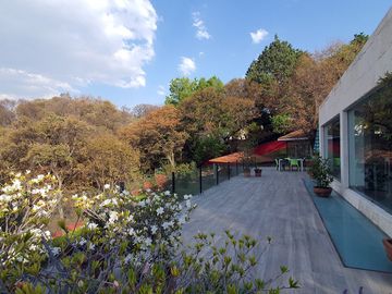 EXCELENTE RESIDENCIA FINOS ACABADOS AMPLIOS ESPACIOS SEGURIDAD