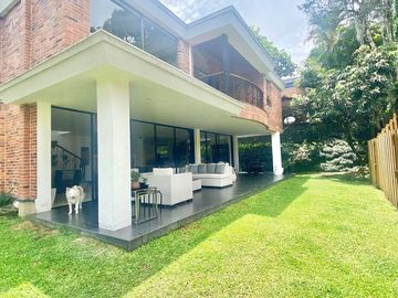 PR18618 Casa en arriendo en el sector Loma de los Benedictinos