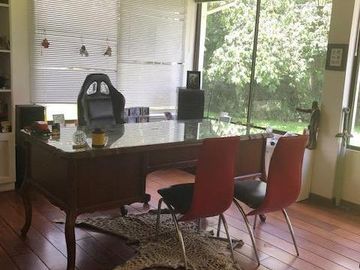 VENDO CASA CON PISCINA EN URB. PRIVADA CUMBAYA (Sector Colegio Menor)