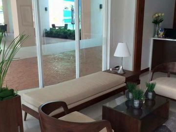 Peninsula Garden midtown homes 2 bedroom Ready for occupancy in Manila rent to own back of robinson otis Un Taft along quirino extension near ermita m