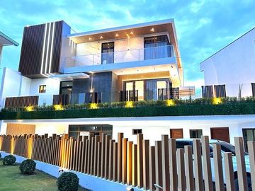 3 Level House with Roof Deck and Pool in Talisay City Cebu
