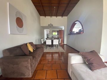 AMPLIO DÚPLEX EN VALLE HERMOSO