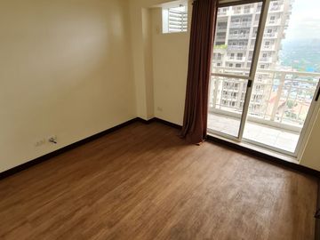 2 bedroom with parking for sale in DMCI Lumiere Pasig