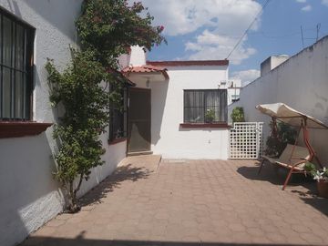 CASA EN VENTA DE OPORTUNIDAD CON USO DE SUELO MIXTO