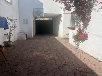 CASA EN VENTA DE OPORTUNIDAD CON USO DE SUELO MIXTO