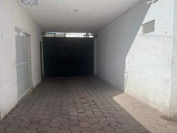 CASA EN VENTA DE OPORTUNIDAD CON USO DE SUELO MIXTO