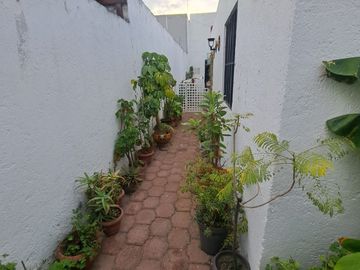 CASA EN VENTA DE OPORTUNIDAD CON USO DE SUELO MIXTO