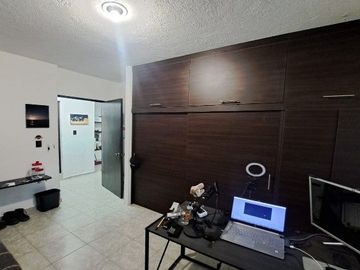 CASA EN VENTA DE OPORTUNIDAD CON USO DE SUELO MIXTO