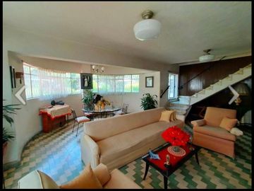 CASA EN VENTA COMO TERRENO