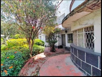 CASA EN VENTA COMO TERRENO