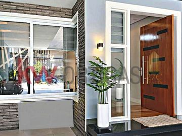 Townhouse in Don Antonio Heights South Subdivision