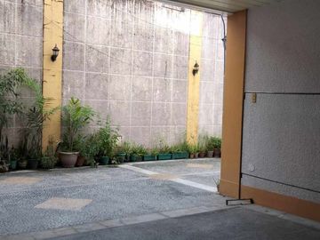 For Sale: 3 Storey Townhouse in Mabuhay St., Diliman, Quezon City