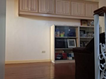 For Sale: 3 Storey Townhouse in Mabuhay St., Diliman, Quezon City