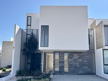 CASA EN PREVENTA RESIDENCIAL LA CARTUJA PACHUCA, RECÁMARA EN PLANTA BAJA, 200 M2 DE TERRENO, ELIGE ACABADOS